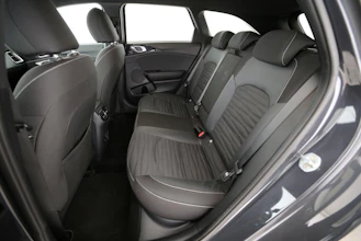 https://vehicle.imgix.net/4386105/ee456235-c48d-4cce-858e-ccf37419d56a.jpg