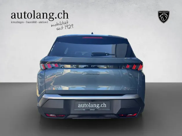 PEUGEOT 5008 e-Allure Premium AWD