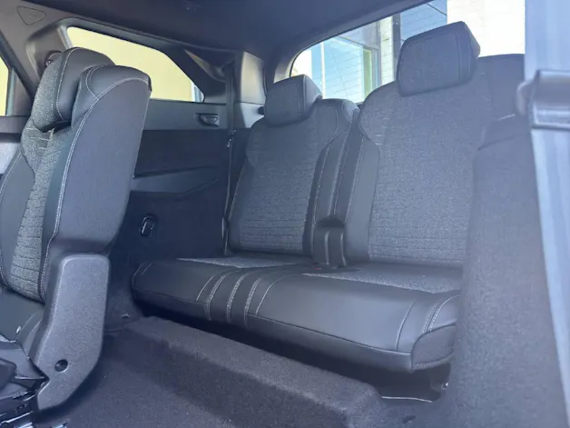 PEUGEOT 5008 e-Allure Premium AWD
