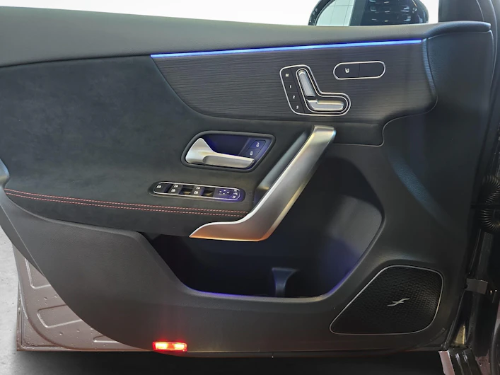 image du véhicule MERCEDES-BENZ A 220