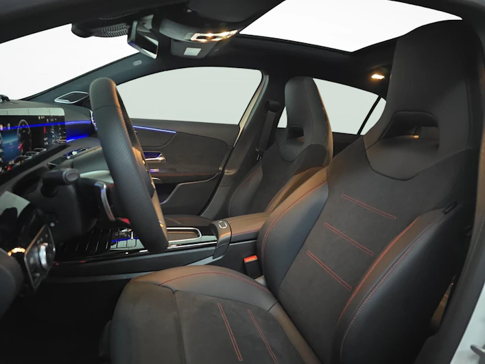 image du véhicule MERCEDES-BENZ A 220