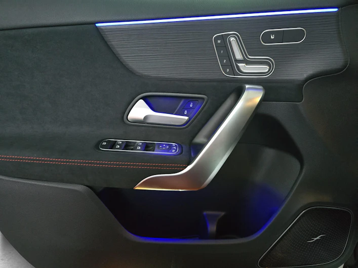 image du véhicule MERCEDES-BENZ A 220