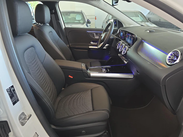 image du véhicule MERCEDES-BENZ GLA 250