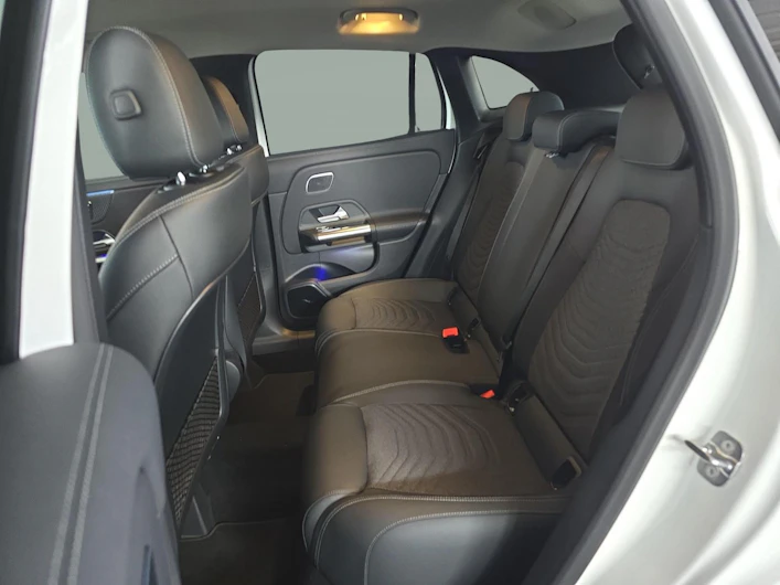 image du véhicule MERCEDES-BENZ GLA 250