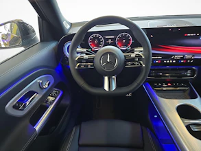 https://vehicle.imgix.net/4386200/f82a3cc9-7de5-42be-b805-85505a76e30a.jpg