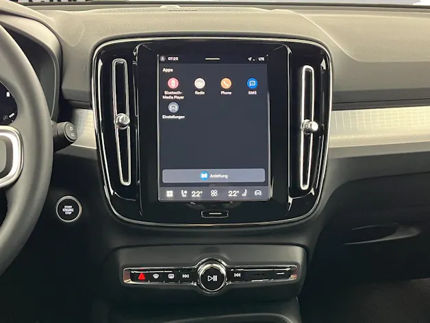 Volvo XC40 2.0 B3 MH Plus Dark