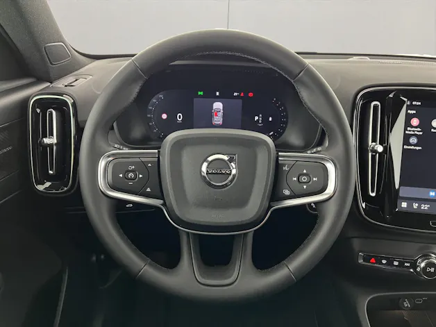 Volvo XC40 2.0 B3 MH Plus Dark