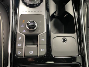 https://vehicle.imgix.net/4386384/54567ab5-ee6d-4295-a368-49421c23bb2d.jpg