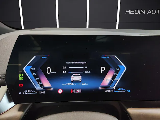BMW 230e xDrive paddles Active Tourer