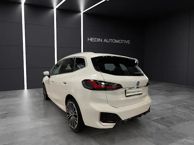 BMW 230e xDrive paddles Active Tourer