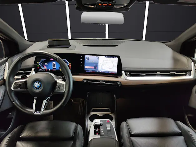 BMW 230e xDrive paddles Active Tourer