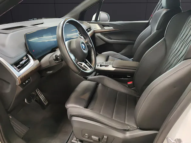 BMW 230e xDrive paddles Active Tourer