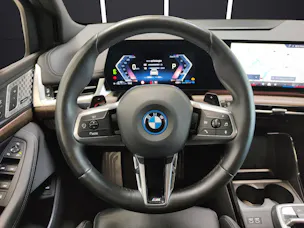 BMW 230e xDrive paddles Active Tourer