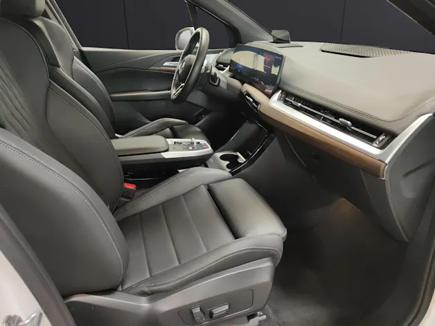 BMW 230e xDrive paddles Active Tourer