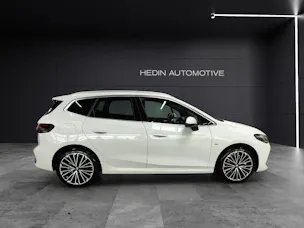 BMW 230e xDrive paddles Active Tourer