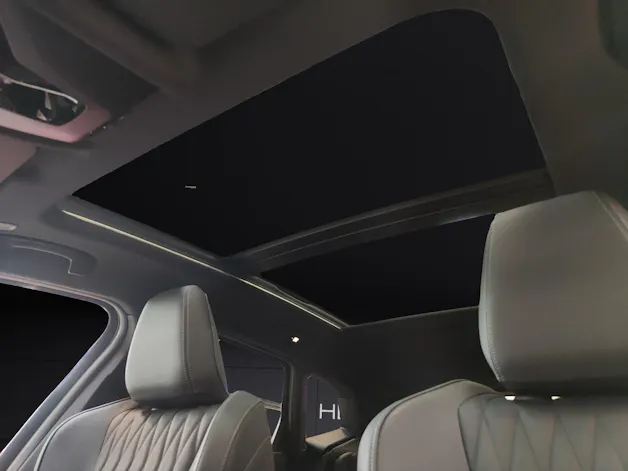 BMW 230e xDrive paddles Active Tourer