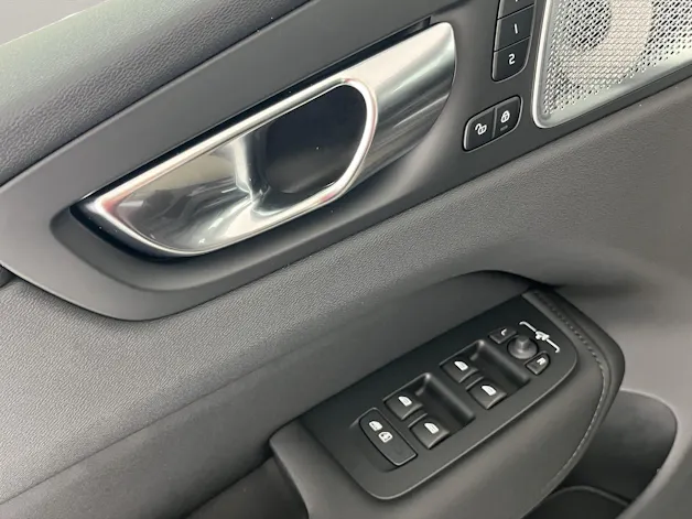 Volvo XC60 2.0 T8 TE Black Edition eAWD