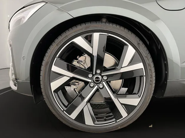 VOLVO XC60 2.0 T8 TE Ultra Dark eAWD