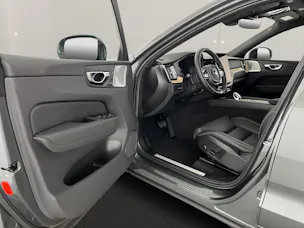 VOLVO XC60 2.0 T8 TE Ultra Dark eAWD