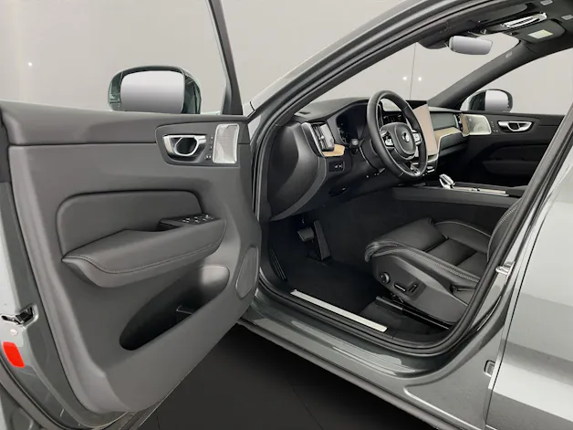 VOLVO XC60 2.0 T8 TE Ultra Dark eAWD