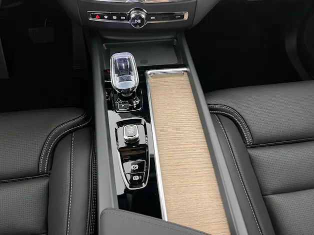 VOLVO XC60 2.0 T8 TE Ultra Dark eAWD