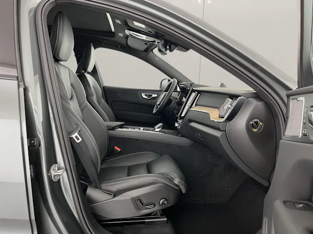 VOLVO XC60 2.0 T8 TE Ultra Dark eAWD