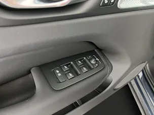 VOLVO XC60 2.0 T8 TE Ultra Dark eAWD