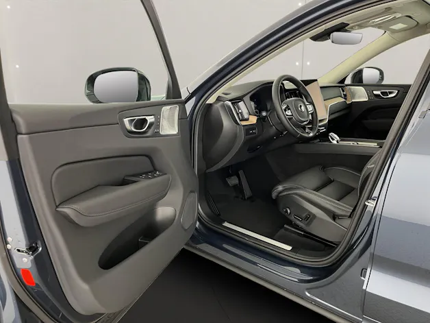 VOLVO XC60 2.0 T8 TE Ultra Dark eAWD