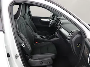 Volvo XC40 2.0 B4 MH Black Edition