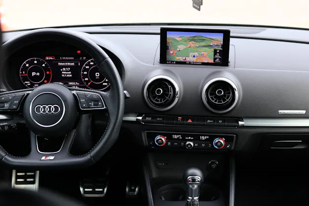 Audi A3 Sportback 2.0 TDI 184 Sport quattro S-Tronic * S-Line * B&O Soundsystem * MMI Navi Plus *