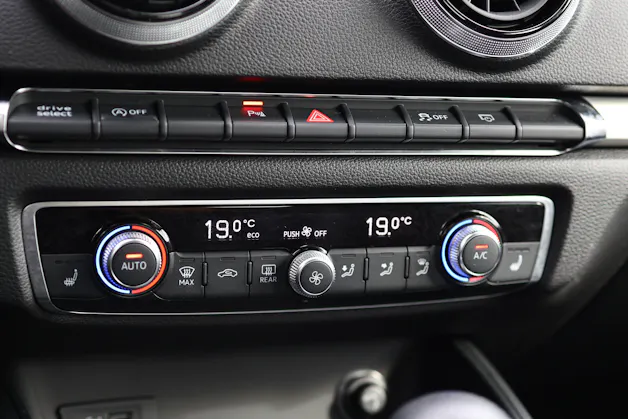 Audi A3 Sportback 2.0 TDI 184 Sport quattro S-Tronic * S-Line * B&O Soundsystem * MMI Navi Plus *