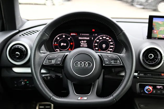 Audi A3 Sportback 2.0 TDI 184 Sport quattro S-Tronic * S-Line * B&O Soundsystem * MMI Navi Plus *