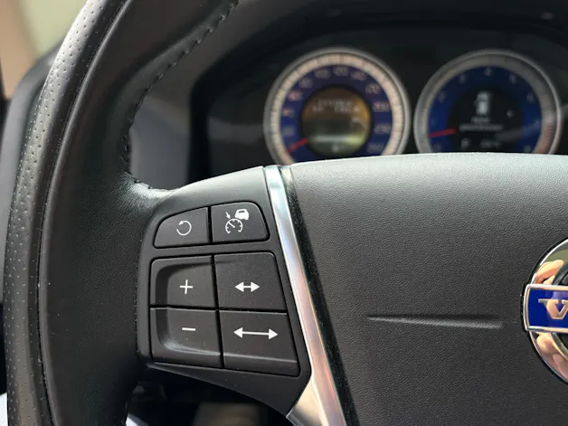 Volvo XC60 3.0 T6 R-Design AWD