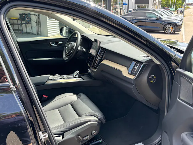 Volvo XC60 2.0 B5 MH Plus Dark AWD
