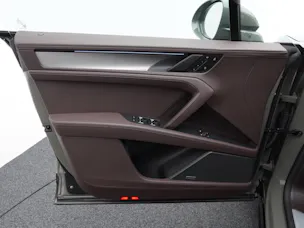 Porsche Cayenne S Electric