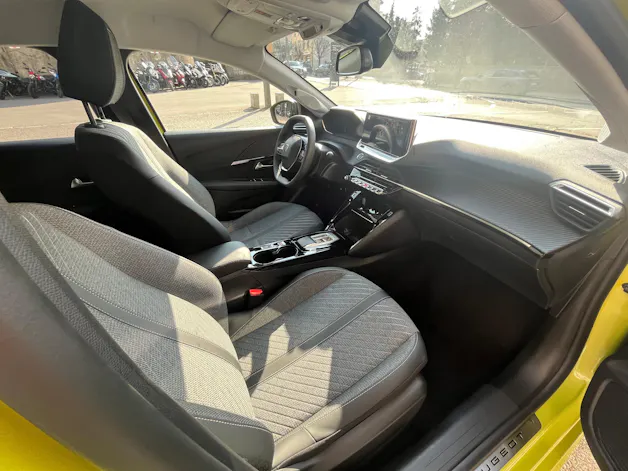 Peugeot 208 1.2 Hybrid Allure Premium