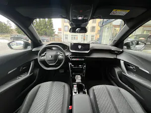Peugeot 2008 1.2 Hybrid Allure Premium