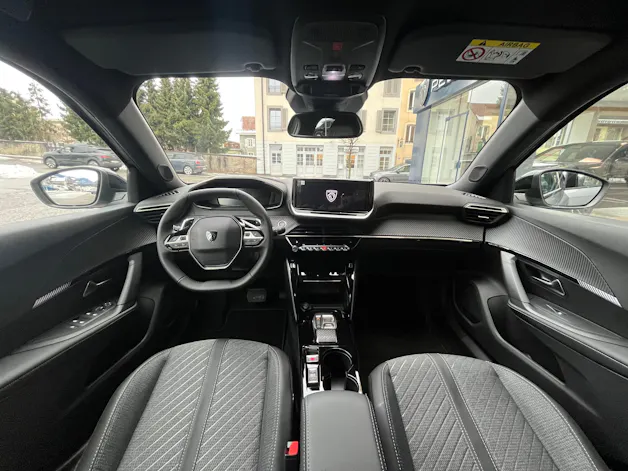 Peugeot 2008 1.2 Hybrid Allure Premium