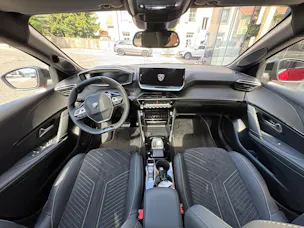 Peugeot 208 1.2 Hybrid 145 GT