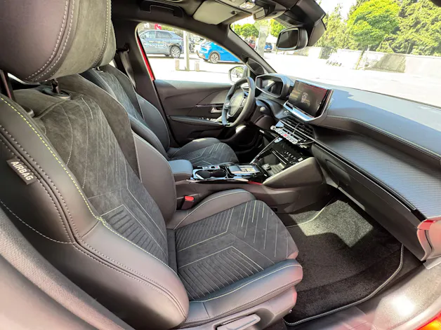 Peugeot 208 1.2 Hybrid 145 GT