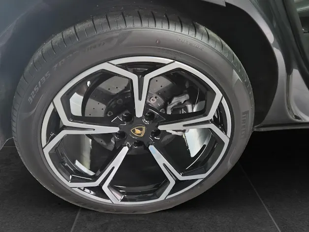 Lamborghini Urus E-Gear