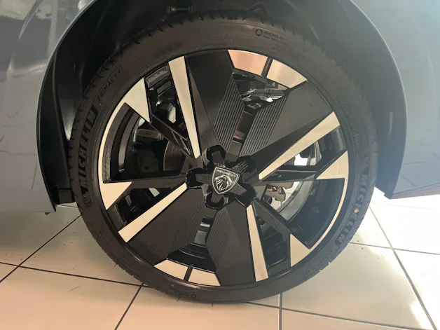 Peugeot 308 SW 1.2 Hybrid GT