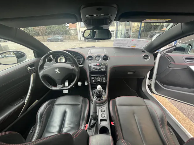 Peugeot RCZ 1.6 200 Turbo GT Line 6 vi