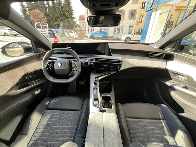Peugeot 5008 1.2 Hybrid Allure Premium