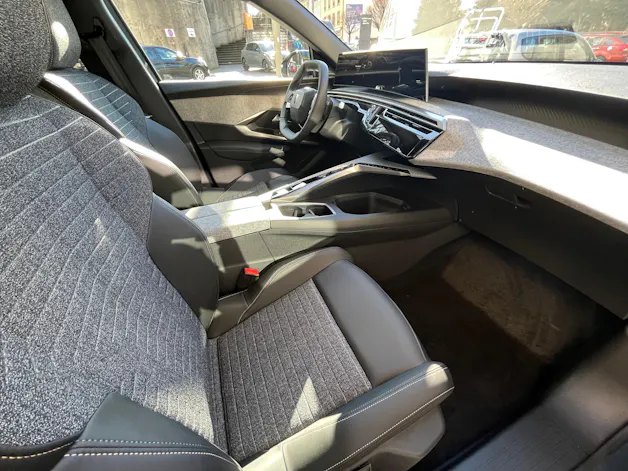 Peugeot 5008 1.2 Hybrid Allure Premium