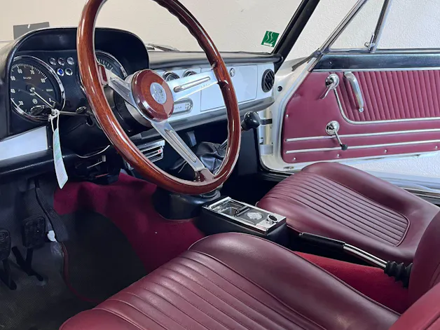 Alfa Romeo SPIDER Duetto Osso di Seppia