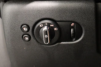 https://vehicle.imgix.net/4387658/ac2e0b78-01a3-43c6-884b-941eb5f7442c.JPG
