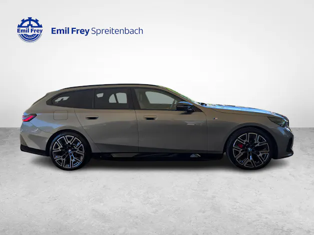 BMW i5 M60 xDrive / ab 0,99% Leasing bei Abschluss einer Protect Autoversicherung