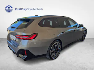 BMW i5 M60 xDrive / ab 0,99% Leasing bei Abschluss einer Protect Autoversicherung
