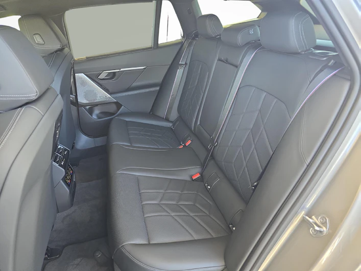 Fahrzeugbild BMW i5